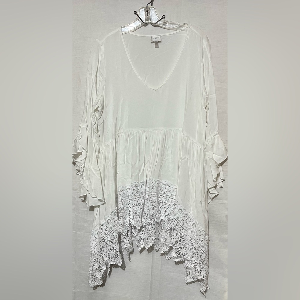 Cupio Cream Lace Hem Blouse